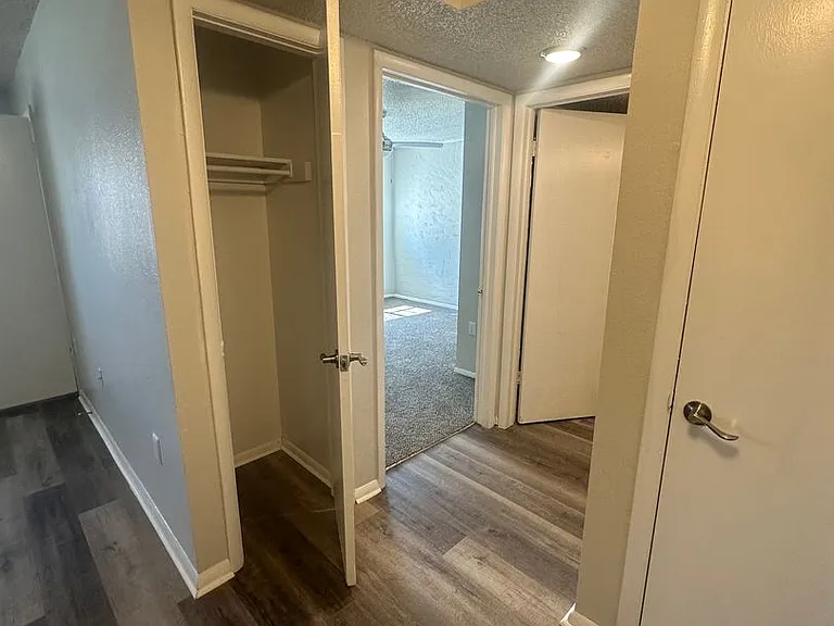 Regency Point Luxury Apartments — Photo 14