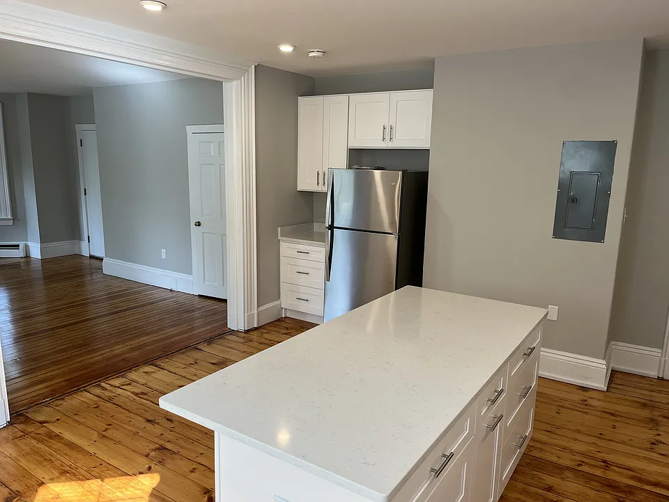 37A Maple Ave