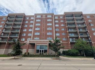 650 S River Rd #5, Des Plaines, IL 60016