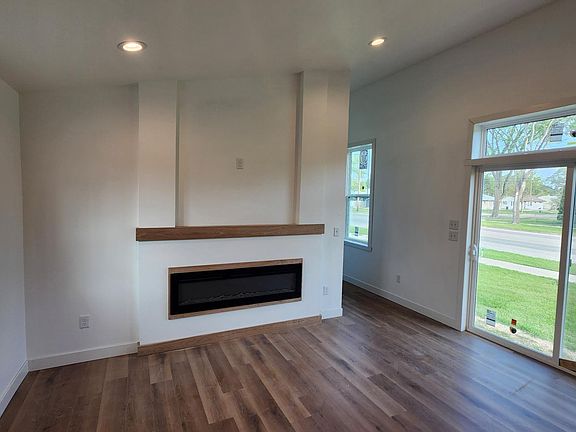 4th image of 801 17th Ave N