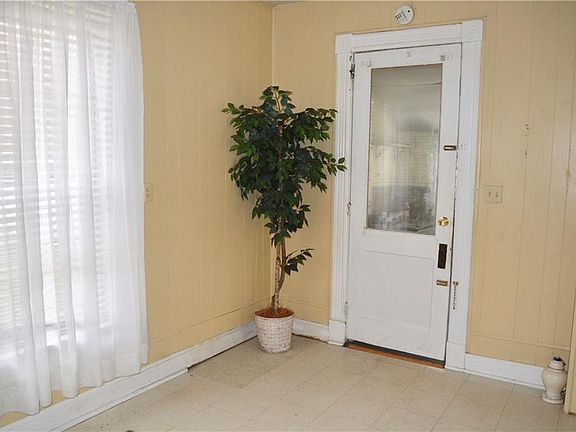 5th image of 114 Alton Ave