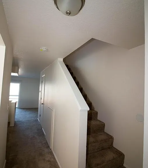 Columbia Crest Townhomes — Photo 16