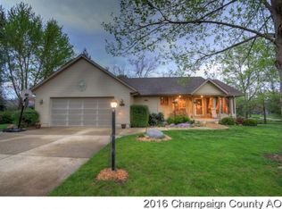 2000 Spruce Ln, Monticello, IL 61856
