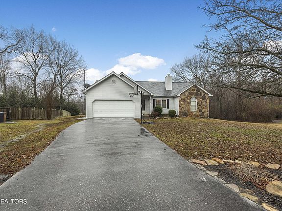 2nd image of 4814 Clairson Dr