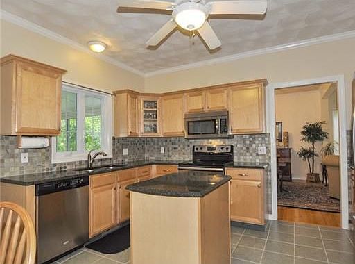 3rd image of 263 Orchard Woods Dr