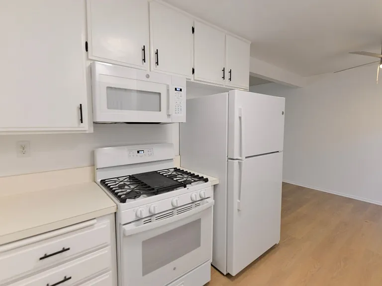 306 Avenida Granada — Photo 8