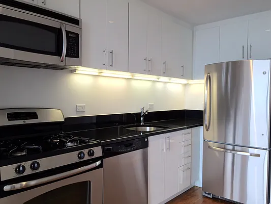 Rented by Waterton Residential New York | media 8