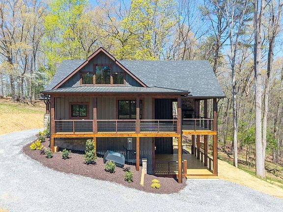 3rd image of 1038 Bluebird Rd