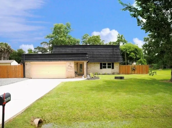 215 County Road 193, Alvin, TX 77511