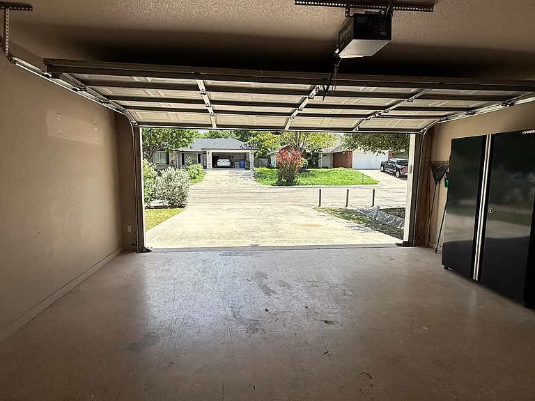 2070 Bentwood Dr — Photo 12