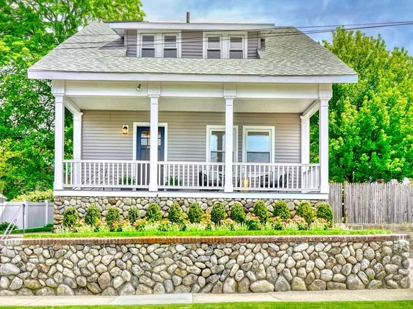 11 Argyle St, Melrose, MA 02176