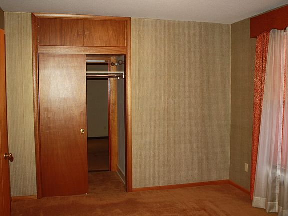 3 Bedrooms Main Floor