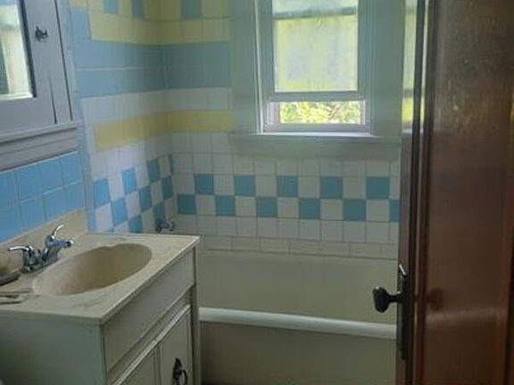 4th image of 1412 Connecticut St APT 6