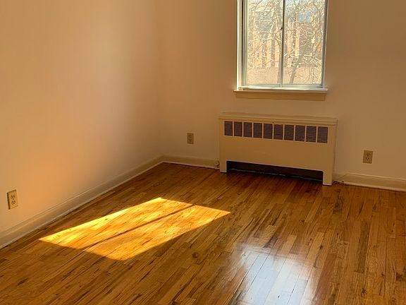 5th image of 428 W 259th St #2