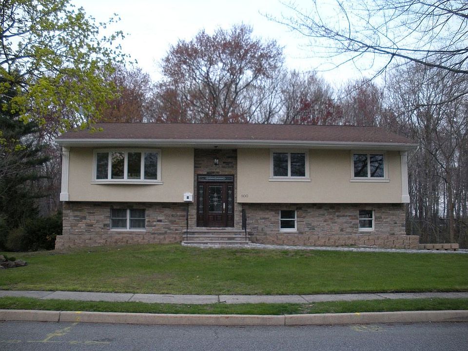 1st image of 800 Cottonwood Ct