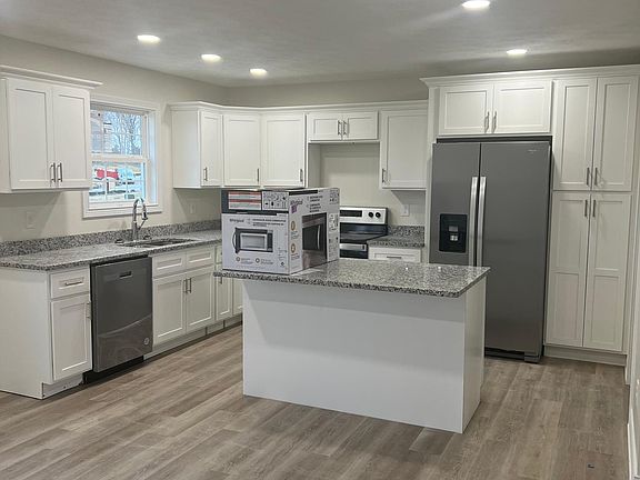 3rd image of 607 Tristan Ln