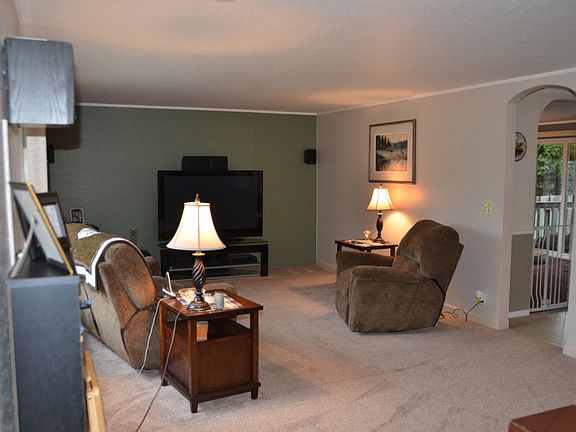 2nd image of 4829 101st Pl NE