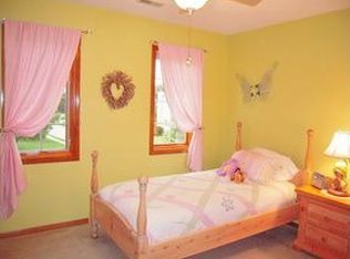 17001 Karen St, Omaha, NE 68135