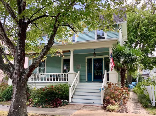 114 Peach St, Cape Charles, VA 23310