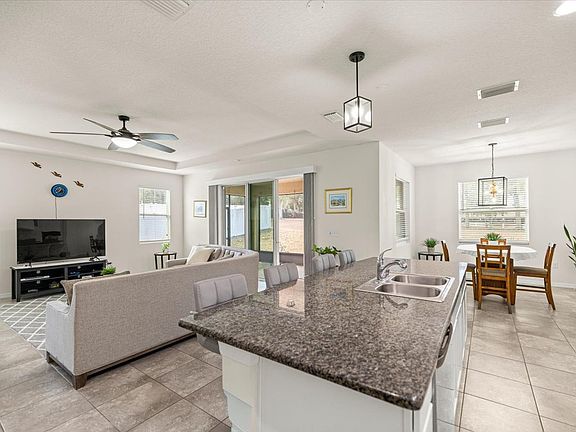 5th image of 5608 SW 50th Ct