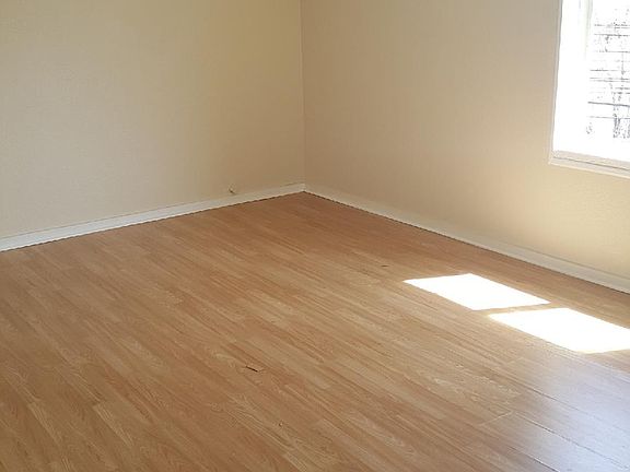 Living room - light and bright!