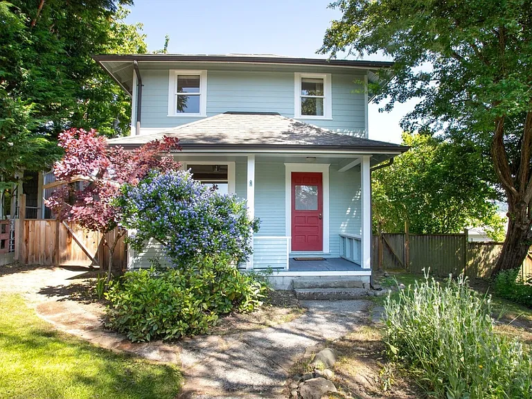 2526 Moore St — Photo 1