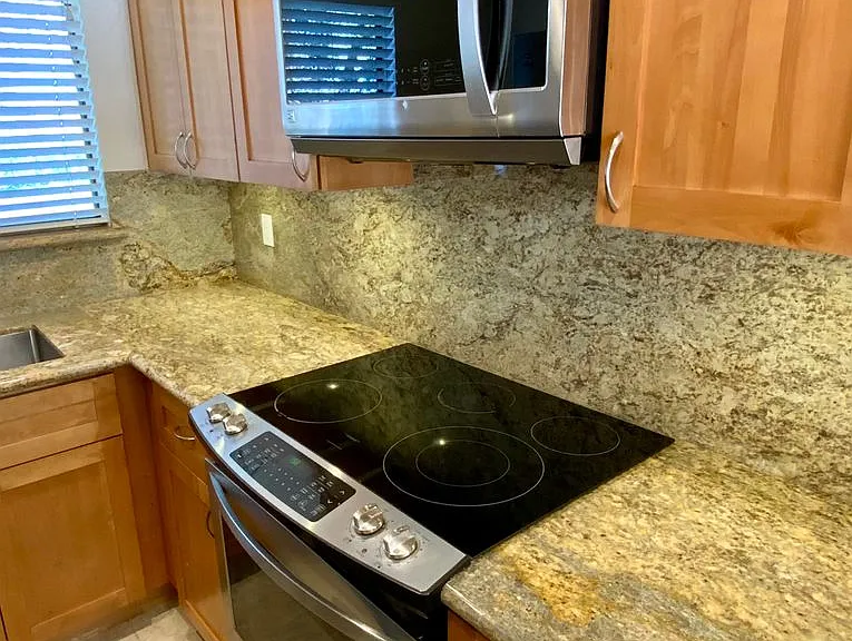 1098 Azalea Ct — Photo 8