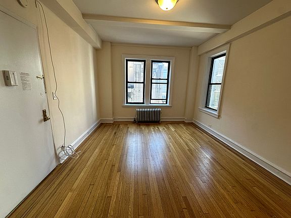 3rd image of 350 W 55th St APT 4M
