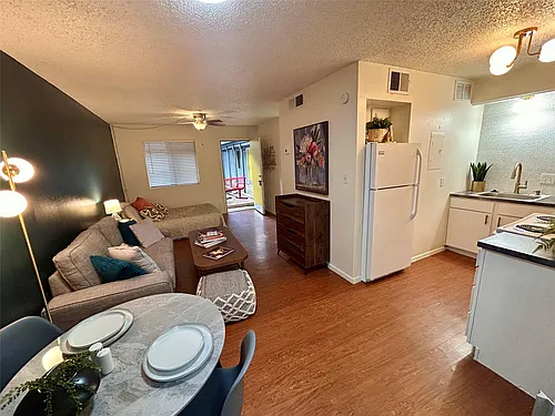 4209 Avenue B #205 Photo 1