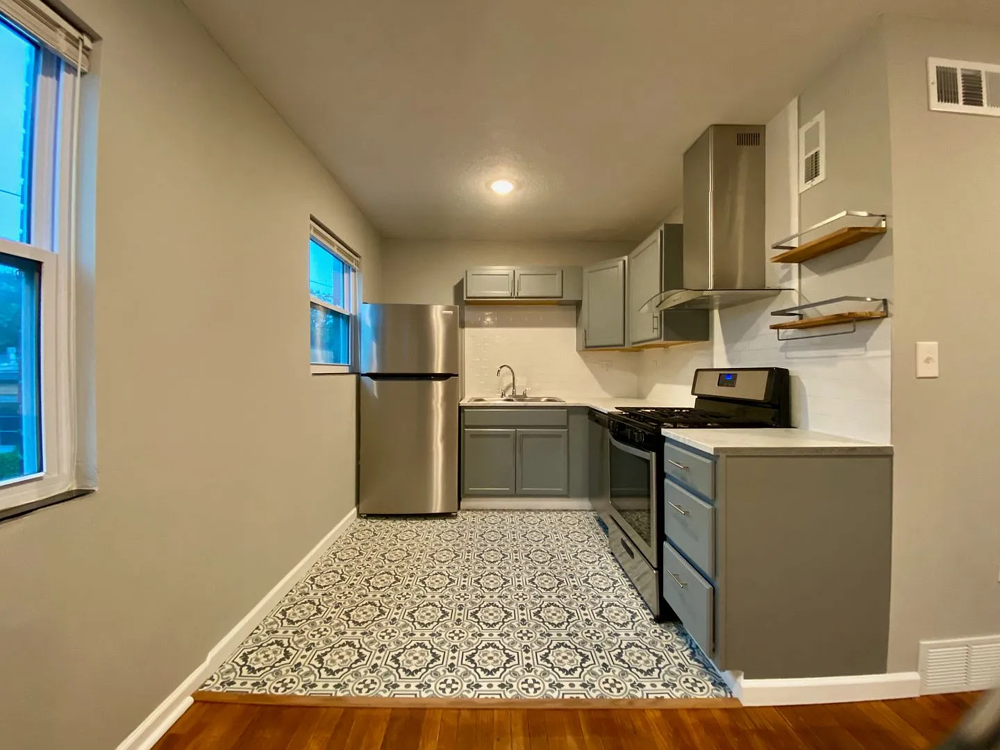 Marlborough Apartments — Photo 3