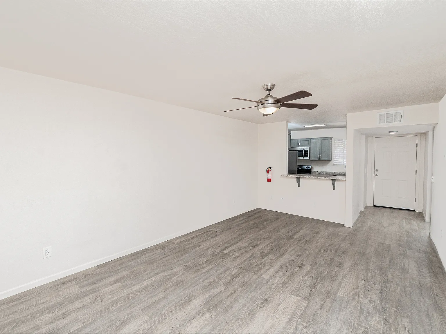 Hillcrest 90 — Photo 4