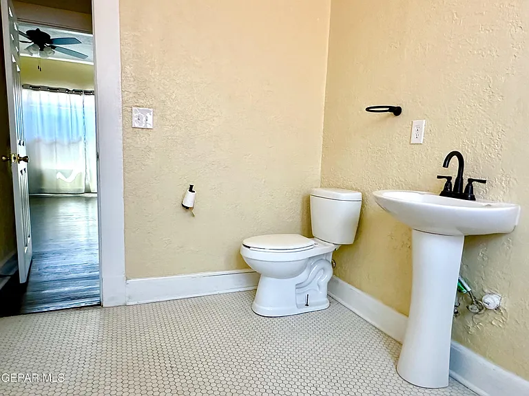 3312 Montana Ave — Photo 12