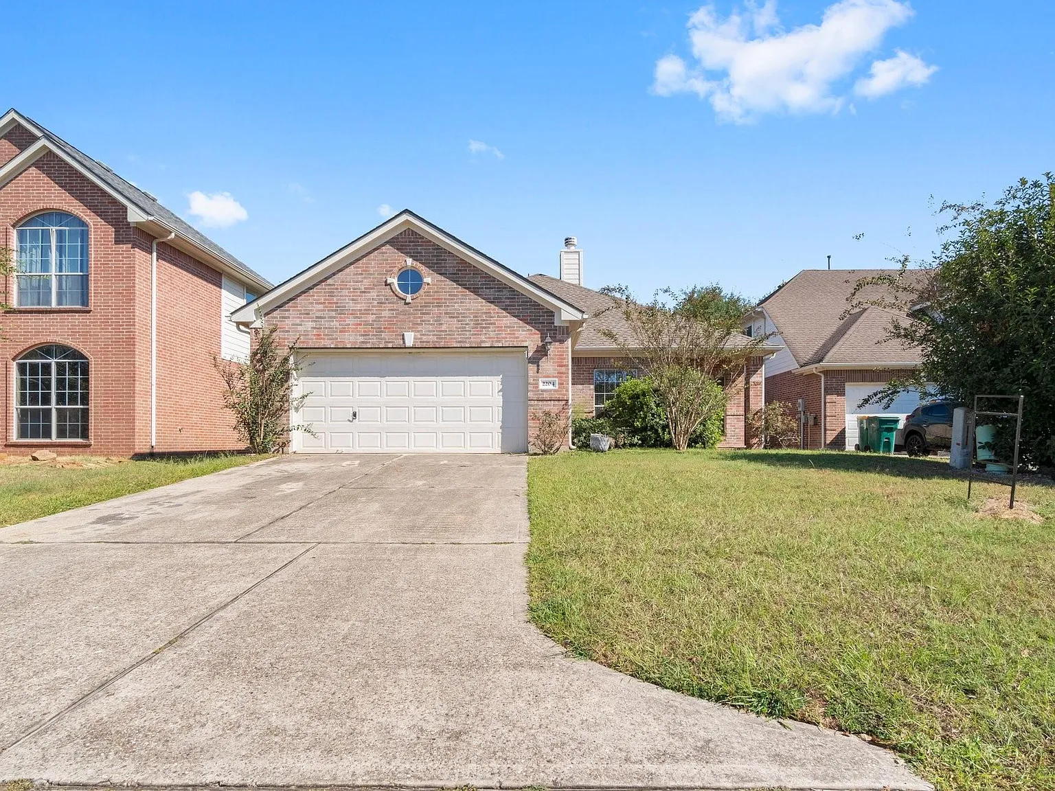 4 bed, 2.0 bath, 1644 sqft, $1,900 — Photo 2