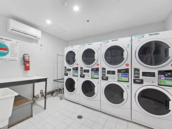 567 Ocean Parkway image 15 of 18