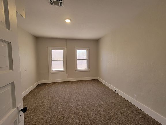 2nd image of 204 Ash St #6