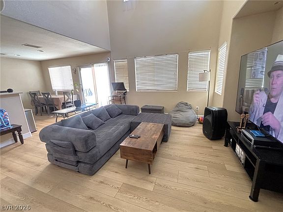 3rd image of 6021 Banbury Heights Way