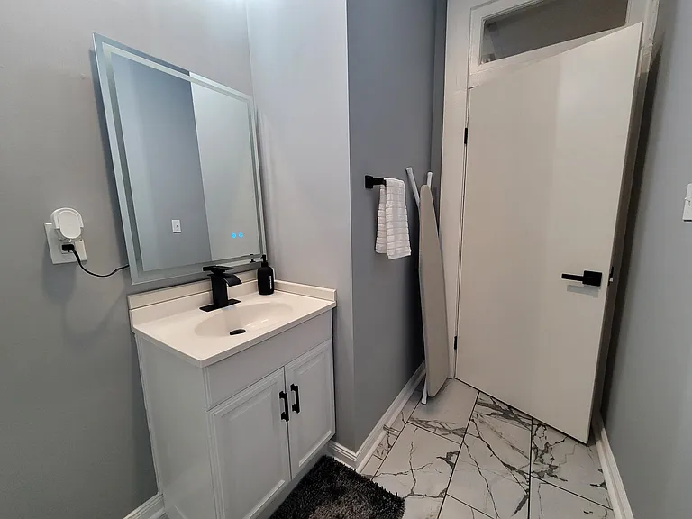 2818 N Capitol Ave #3 — Photo 22