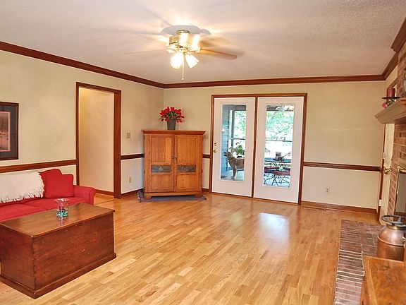 5th image of 3402 Chilham Pl