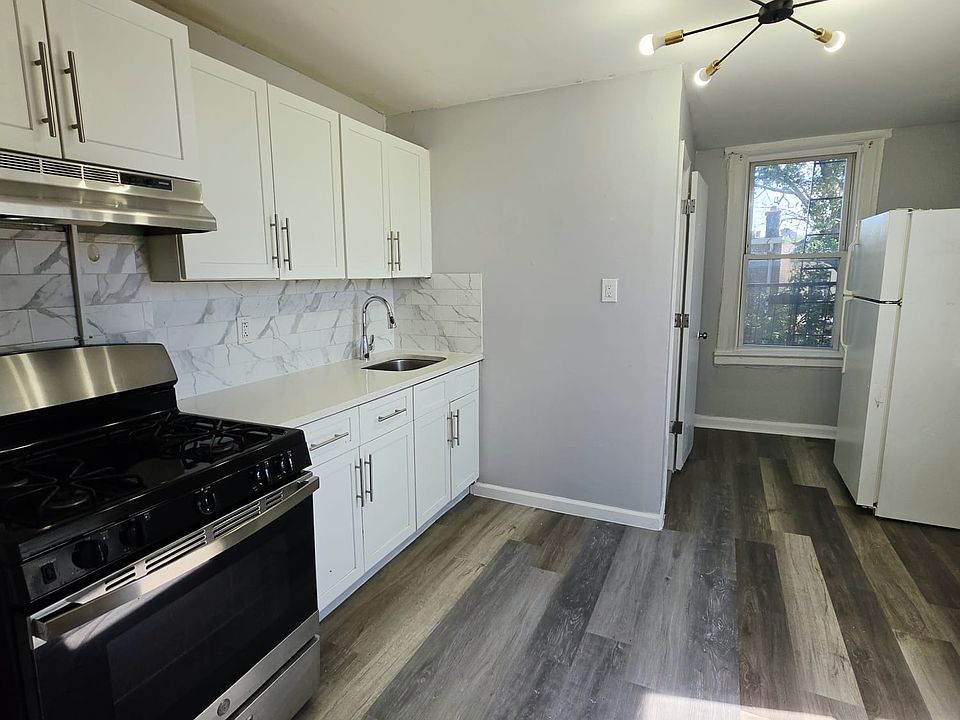 1st image of 144 Clendenny Ave #1A
