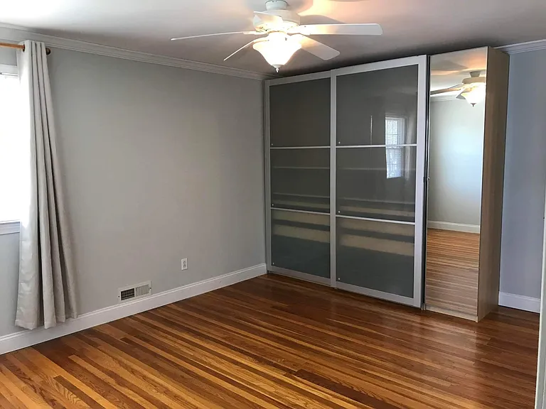 Knollwood Dr — Photo 19
