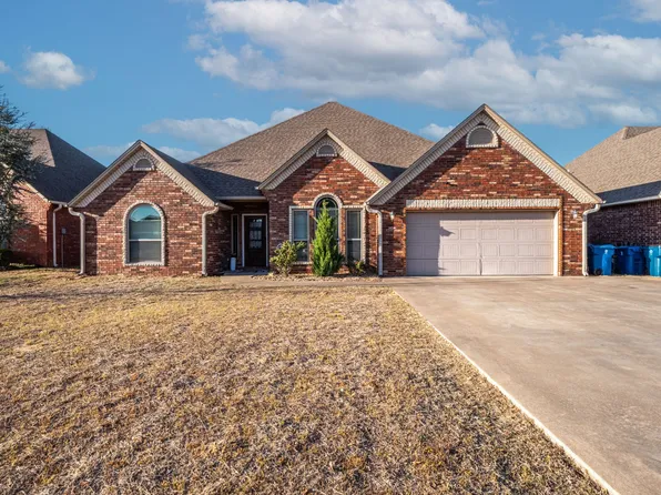 831 Great Oaks Dr, McAlester, OK 74501
