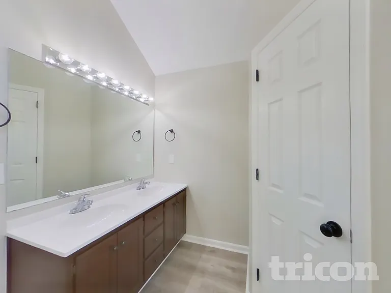 6009 Plateau Ct — Photo 9