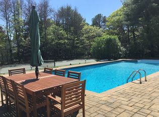 13 Peacock Path, Quogue, NY 11959