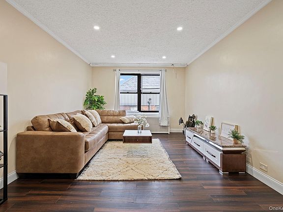 2nd image of 77-15 Ditmars Boulevard #B2