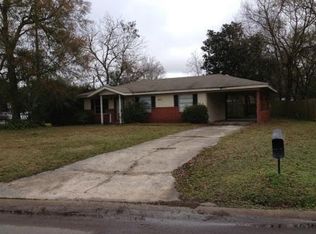 1812 Cherokee Dr, Pascagoula, MS 39581