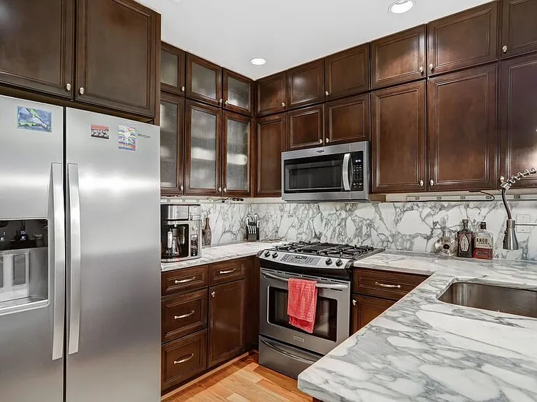 1323 Clifton St NW #13 — Photo 6