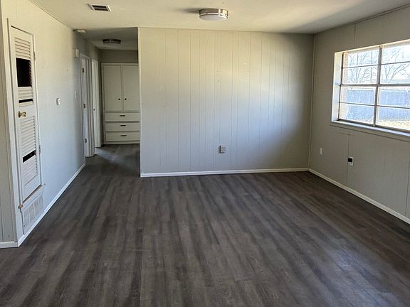 3rd image of 307 E 5th St