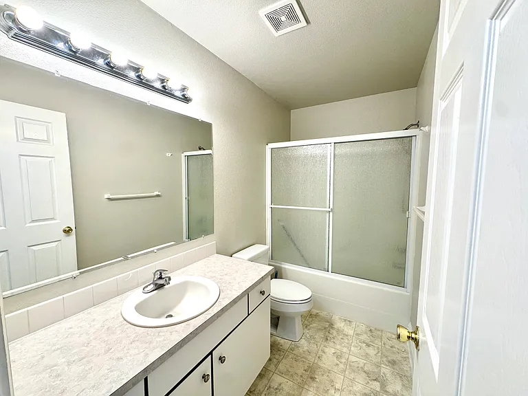 13001 NE 51st St — Photo 15
