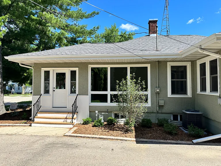 236 N Main St — Photo 35