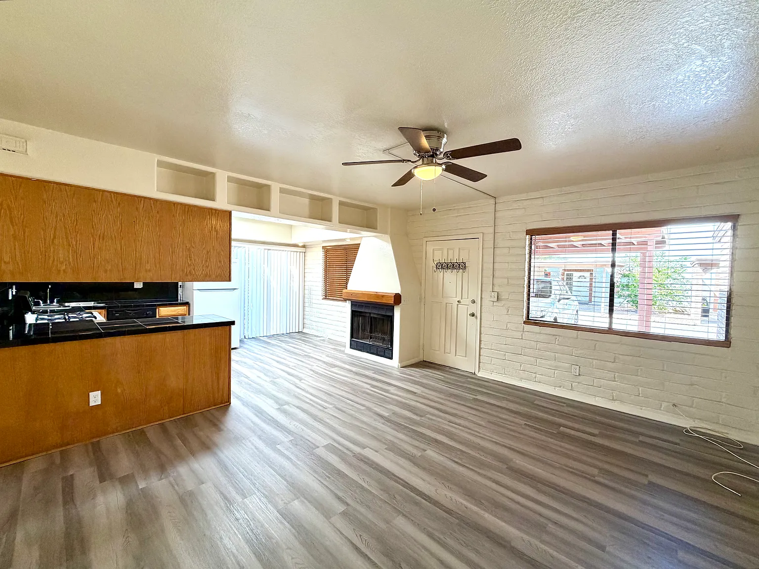 2 bed, 816 sqft, $1,300 — Photo 4